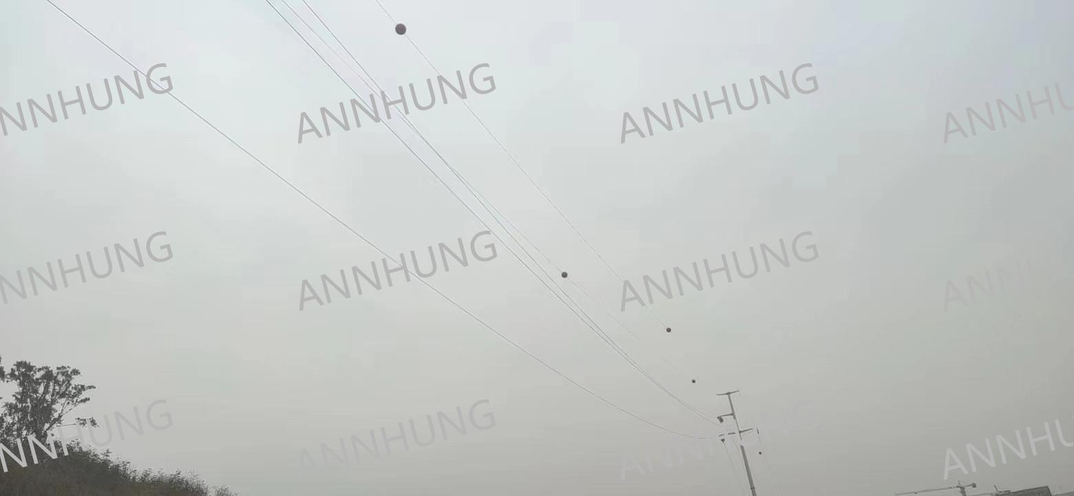 τελευταία εταιρεία περί Aircraft Warning Sphere Installation Case: AH-AWS 600 mm Fiberglass Markers on High-Voltage Transmission Lines